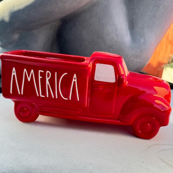 Patriotic Rae Dunn Red Truck America Table Decor Plant Holder new with box - Picture 11 of 16